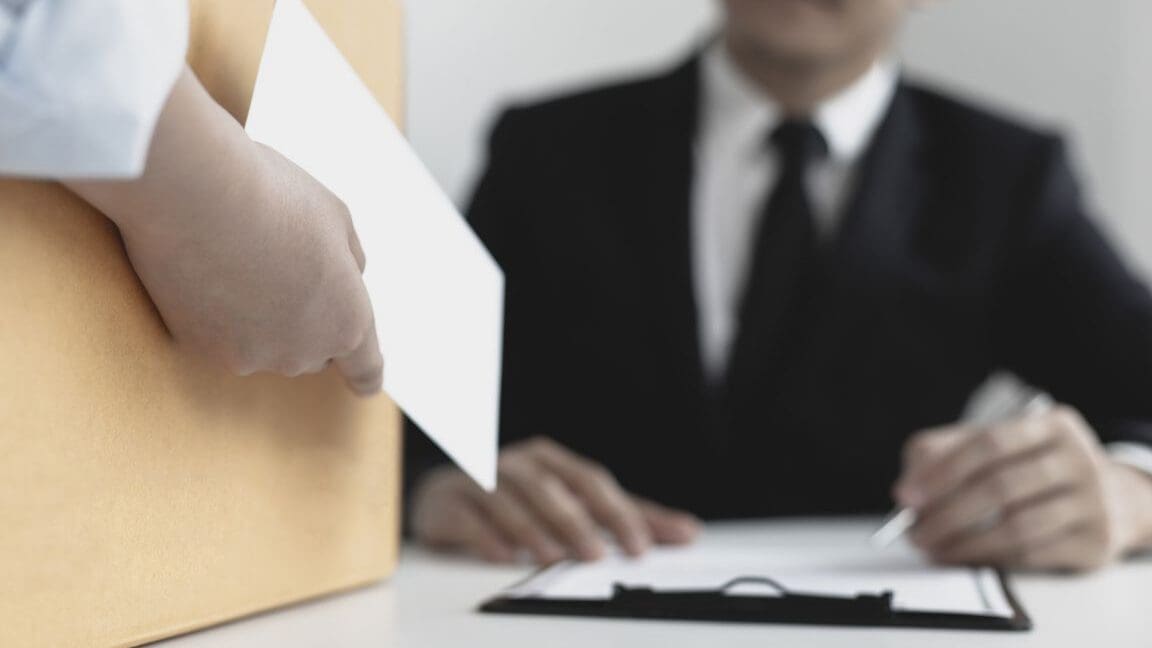 Peut-on légalement refuser une mesure éducative ?